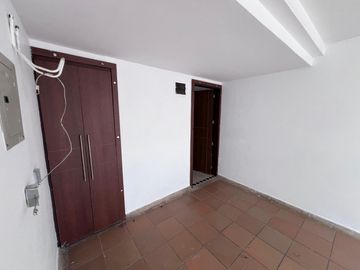 Venta de casa en el ingenio unidad con piscina.