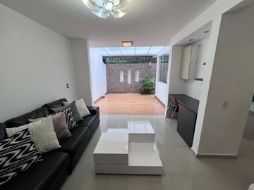 Venta de casa en el ingenio unidad con piscina.