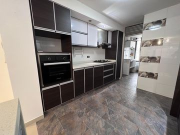 Venta de casa en el ingenio unidad con piscina.