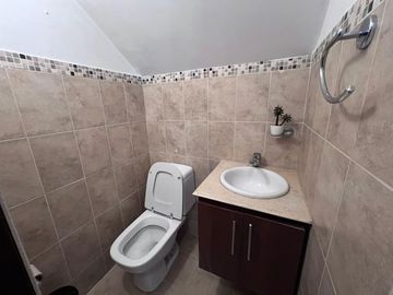 Venta de casa en el ingenio unidad con piscina.