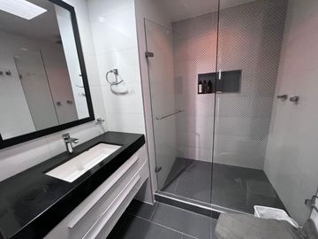 Venta de casa en el ingenio unidad con piscina.