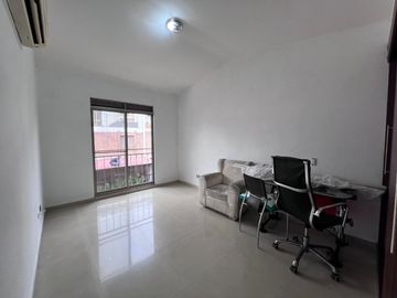 Venta de casa en el ingenio unidad con piscina.