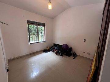 Venta de casa en el ingenio unidad con piscina.