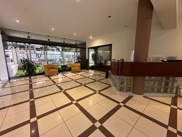 VENDO LINDO DEPARTAMENTO, DE 4 DORMITORIOS Y SÚPER ÁREA Ubicado en la mejor zona de San Isidro.