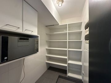 VENDO LINDO DEPARTAMENTO, DE 4 DORMITORIOS Y SÚPER ÁREA Ubicado en la mejor zona de San Isidro.