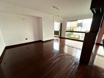 VENDO LINDO DEPARTAMENTO, DE 4 DORMITORIOS Y SÚPER ÁREA Ubicado en la mejor zona de San Isidro.