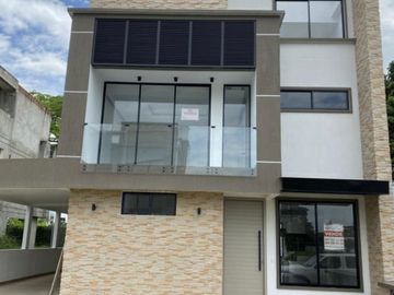 CASA EN VENTA Condominio Manantial de las Mercedes