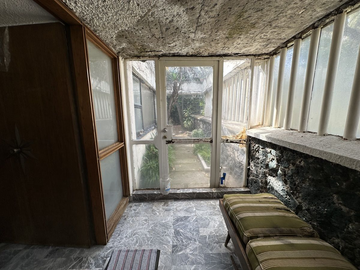 CASA EN LOMAS DE CHAPULTEPEC GANADORA DE PREMIOS EN CALLE SIN VECINOS ENFRENTE