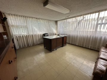 CASA EN LOMAS DE CHAPULTEPEC GANADORA DE PREMIOS EN CALLE SIN VECINOS ENFRENTE