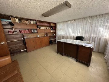 CASA EN LOMAS DE CHAPULTEPEC GANADORA DE PREMIOS EN CALLE SIN VECINOS ENFRENTE