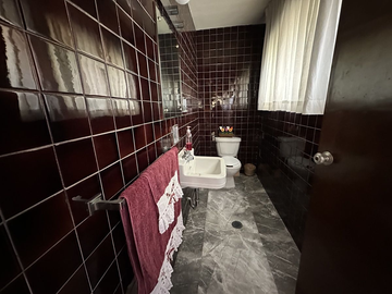 CASA EN LOMAS DE CHAPULTEPEC GANADORA DE PREMIOS EN CALLE SIN VECINOS ENFRENTE