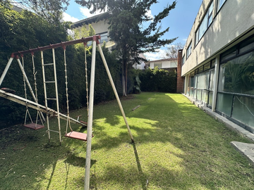 CASA EN LOMAS DE CHAPULTEPEC GANADORA DE PREMIOS EN CALLE SIN VECINOS ENFRENTE