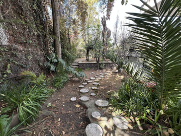 CASA EN LOMAS DE CHAPULTEPEC GANADORA DE PREMIOS EN CALLE SIN VECINOS ENFRENTE