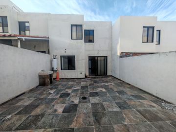 ZIBATA ZONA POR EXCELENCIA PARA VIVIR, DOBLE FILTRO DE SEGURIDAD 24/7 2RECAMARAS 2.5 BAÑOS Y ESTUDIO CON MUY BUENAS AMENIDADES ALBERCA Y SALON DE EVEN
