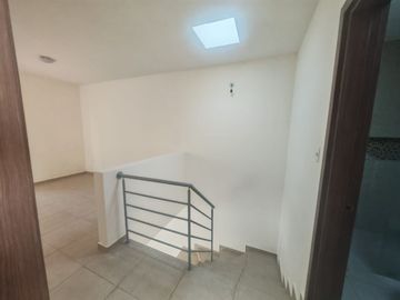 ZIBATA ZONA POR EXCELENCIA PARA VIVIR, DOBLE FILTRO DE SEGURIDAD 24/7 2RECAMARAS 2.5 BAÑOS Y ESTUDIO CON MUY BUENAS AMENIDADES ALBERCA Y SALON DE EVEN