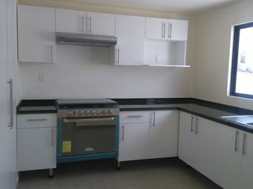 ZIBATA ZONA POR EXCELENCIA PARA VIVIR, DOBLE FILTRO DE SEGURIDAD 24/7 2RECAMARAS 2.5 BAÑOS Y ESTUDIO CON MUY BUENAS AMENIDADES ALBERCA Y SALON DE EVEN
