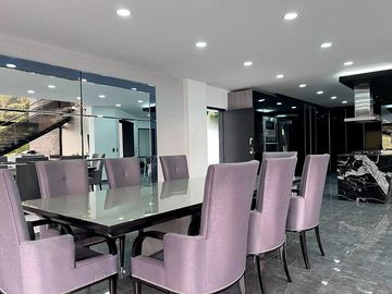 47915 Casa Amoblada en arriendo en el sector Altos de Palmas, Envigado