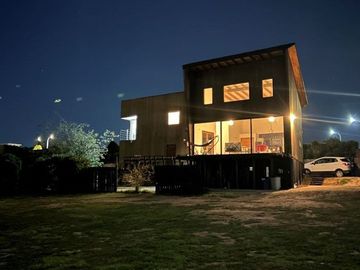 MODERNA CASA EN CONDOMINIO MIRADOR DE MANTAGUA 5 DORMITORIOS 2 BAÑOS