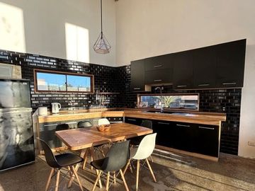 MODERNA CASA EN CONDOMINIO MIRADOR DE MANTAGUA 5 DORMITORIOS 2 BAÑOS