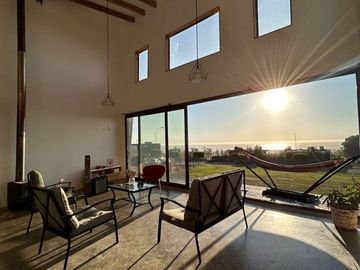 MODERNA CASA EN CONDOMINIO MIRADOR DE MANTAGUA 5 DORMITORIOS 2 BAÑOS