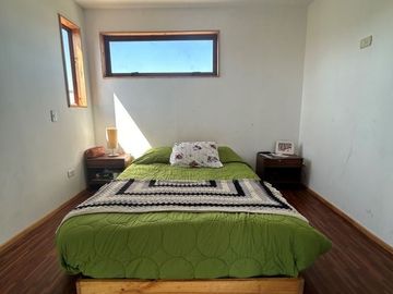 MODERNA CASA EN CONDOMINIO MIRADOR DE MANTAGUA 5 DORMITORIOS 2 BAÑOS