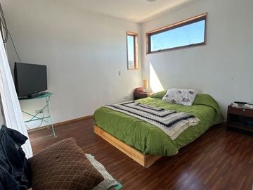 MODERNA CASA EN CONDOMINIO MIRADOR DE MANTAGUA 5 DORMITORIOS 2 BAÑOS