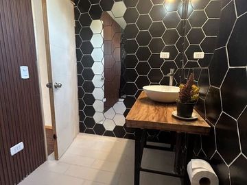 MODERNA CASA EN CONDOMINIO MIRADOR DE MANTAGUA 5 DORMITORIOS 2 BAÑOS