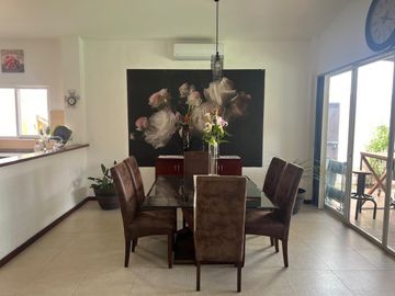 Disfruta a tu familia en esta preciosa casa en Cuernavaca! 3 recs, terraza y alberca privada. Simplemente lo mejor!