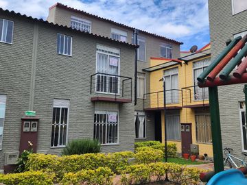 SE VENDE ESPECTACULAR CASA EN FUNZA QUITAS DE CELTA