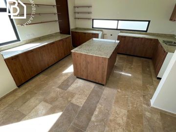 Casa nueva en VENTA con alberca en DZITYÁ Mérida