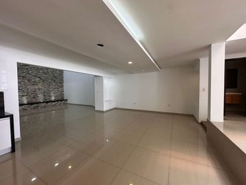 Alquilo casa en el barrio el ingenio 2