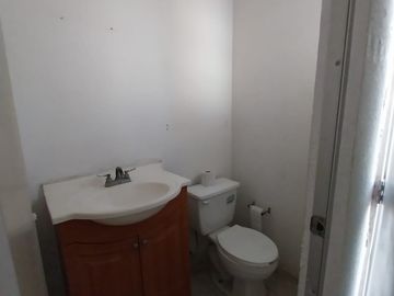 EXCELENTE PROPIEDAD EN ESQUINA Y CALLE PRINCIPAL