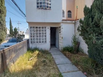 EXCELENTE PROPIEDAD EN ESQUINA Y CALLE PRINCIPAL