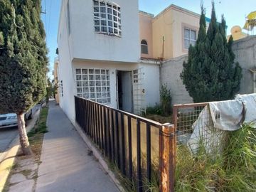 EXCELENTE PROPIEDAD EN ESQUINA Y CALLE PRINCIPAL