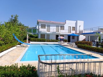 CARMEN DE APICALA- CASA DE RECREO 