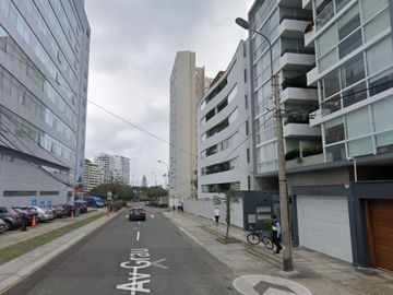 SE VENDE DUPLEX 27O M2 CERCA A MALECON BALTA Y CISNERROS