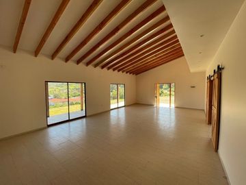 Espectacular Casa y Parcela Condominio Lomas del Puangue - Curacaví
