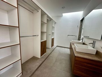 VENTA CASA CON ROOF GARDEN, JARDÍN Y ESTUDIO EN ZEN LIFE II