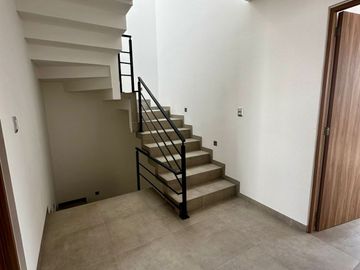 VENTA CASA CON ROOF GARDEN, JARDÍN Y ESTUDIO EN ZEN LIFE II