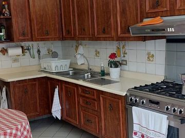 ESPECTACULAR CASA EN EL ALAMO, DE DOS PISOS, 4 DORM, SALON DE JUEGOS, JARDIN, BBQ, SURCO
