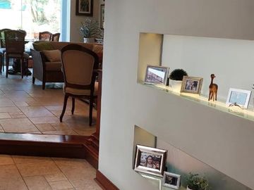 ESPECTACULAR CASA EN EL ALAMO, DE DOS PISOS, 4 DORM, SALON DE JUEGOS, JARDIN, BBQ, SURCO
