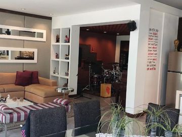 ESPECTACULAR CASA EN EL ALAMO, DE DOS PISOS, 4 DORM, SALON DE JUEGOS, JARDIN, BBQ, SURCO