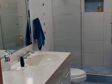 ESPECTACULAR CASA EN EL ALAMO, DE DOS PISOS, 4 DORM, SALON DE JUEGOS, JARDIN, BBQ, SURCO
