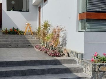 ESPECTACULAR CASA EN EL ALAMO, DE DOS PISOS, 4 DORM, SALON DE JUEGOS, JARDIN, BBQ, SURCO
