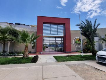 Casa De Dos Pisos En Venta En El Condominio Club Los Sauces(T. ENEQUE)