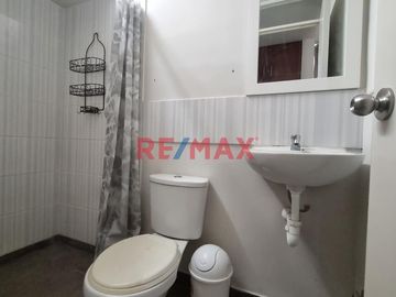 Casa De Dos Pisos En Venta En El Condominio Club Los Sauces(T. ENEQUE)