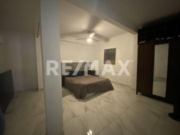 CASA CON 4 ESTUDIOS EN VENTA