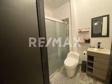 CASA CON 4 ESTUDIOS EN VENTA