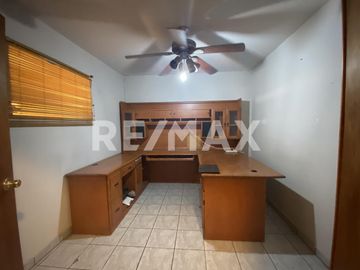 CASA CON 4 ESTUDIOS EN VENTA