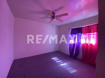 CASA CON 4 ESTUDIOS EN VENTA